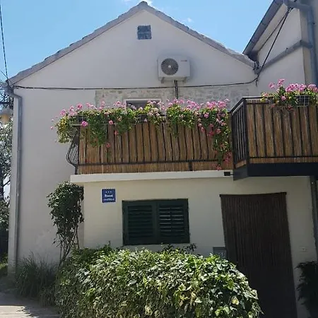 Martina * Sveti Filip i Jakov